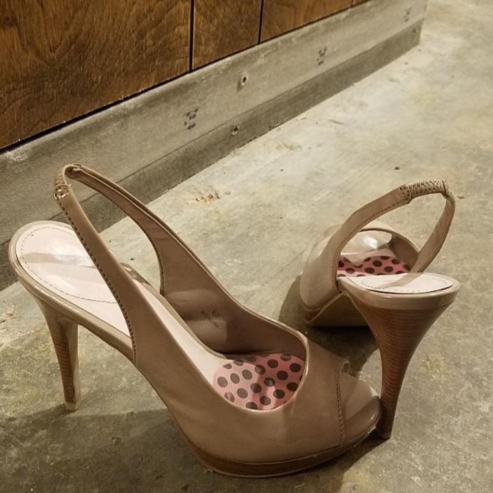 Sling heel, natural/nude, Size 6.5